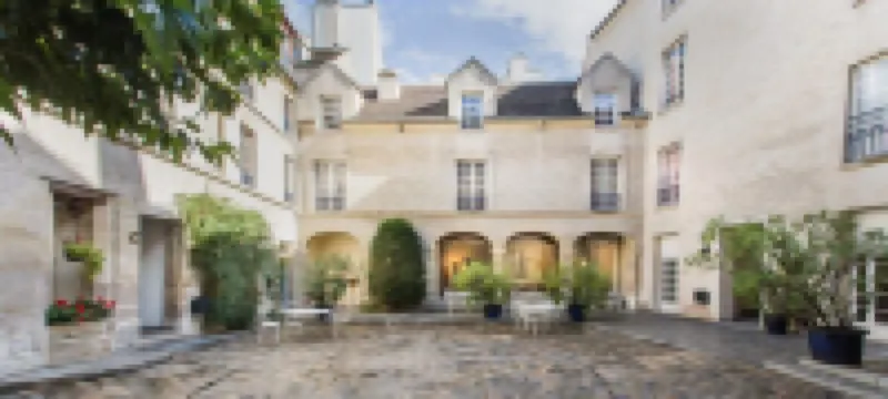 Mije Marais Hostel