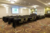 Holiday Inn & Suites Bloomington-Airport Hoteles en Le Roy