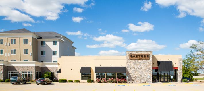Holiday Inn & Suites 布盧明頓 - 機場 麥克萊恩縣酒店