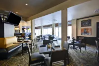 Holiday Inn DETROIT METRO AIRPORT by IHG - breakfast