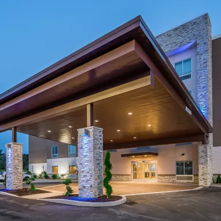 Holiday Inn Express & Suites SOUTH BEND - CASINO by IHG