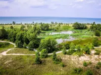 Charming Getaway with Jetted Tub and Outdoor Deck - Cozy Haven
