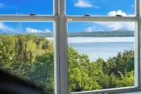 Branson Lakefront Luxury - Water Views - Mountain view