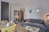 Appart'hôtel Odalys City - Nîmes Arènes - Palais des Congrès Hotels near O2la O Deux Là