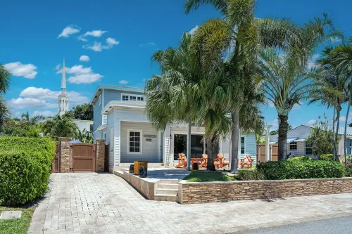 Charming Delray Beach House -Steps to Beach & Atlantic Avenue! VIP Beach Passes! - Balkon