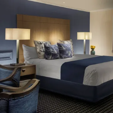 Ocean Street Inn on Hyannis Harbor