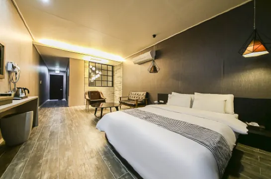 Eumseong Chungbukyeoksindosi H Motel