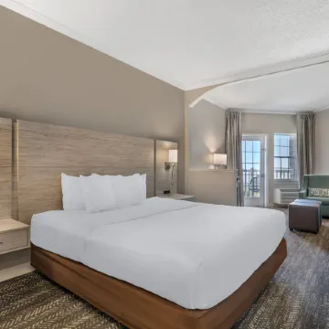 Comfort Suites Chincoteague Island Bayfront Resort