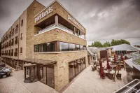 Parklands Hotel & Country Club Hotels in 