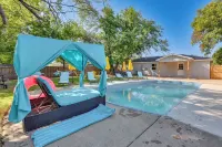 12 Mi to BOK Center: Pet-friendly Home w/ Yard! - Homestays