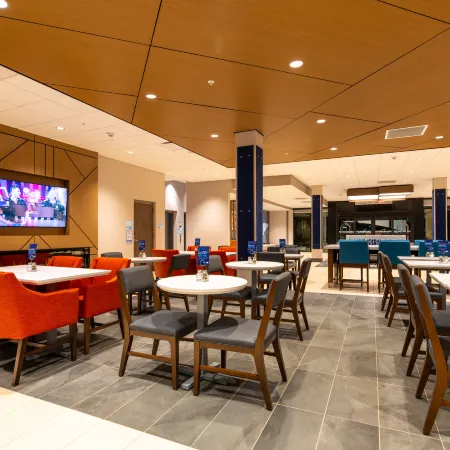 Holiday Inn Express & Suites Murfreesboro West by IHG