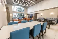Holiday Inn Express & Suites CALGARY SOUTH-MACLEOD TRAIL S by IHG - breakfast
