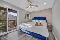 Tree-lined Lake Arrowhead Cabin ~ 1 Mi to Village! - balcony