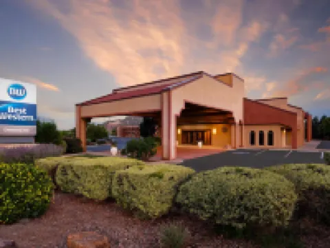 เบสท์เวสเทิร์น ดิสคัฟเวอรีอินน์ โรงแรมในตูกุมการิ