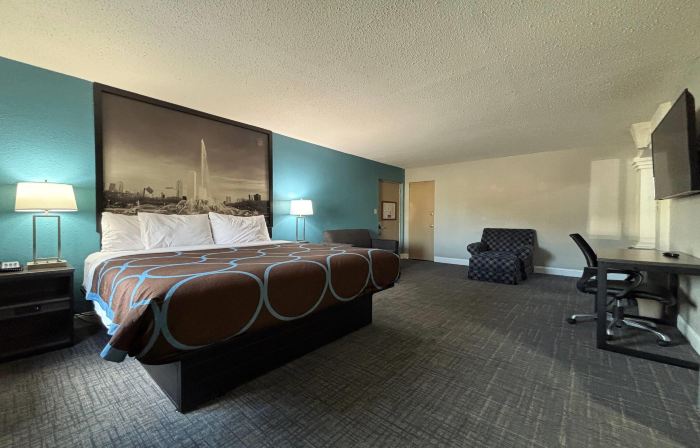 Super 8 by Wyndham Belleville IL/St. Louis Area