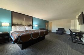 Super 8 by Wyndham Belleville IL/St. Louis Area