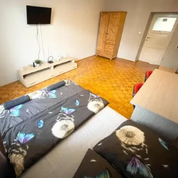 Fantastic-Inn Warszawa - Górskiego Отели рядом с достопримечательностью «Воля»