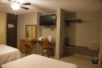 Hotel Mesón del Bosque - 2-Star