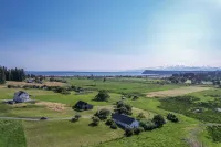 Bayview Together Farm by AvantStay