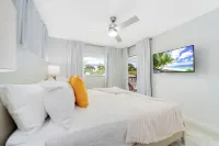 Naples Haven – Walk to Beach & 5th Ave