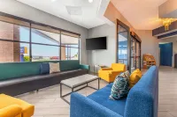 Comfort Inn & Suites Madison - Airport - Airport Shuttle