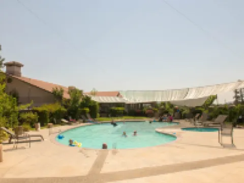 Sierra Meadows Hotels in Madera County