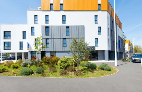 宜必思尚品拉羅歇爾中心萊米尼姆酒店