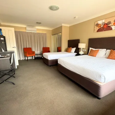 Sundowner Motel Hotel