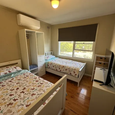 Charming 3 Bedroom Home in Garran, Perfect for Families and Groups