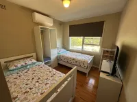 Charming 3 Bedroom Home in Garran, Perfect for Families and Groups - 3-Star