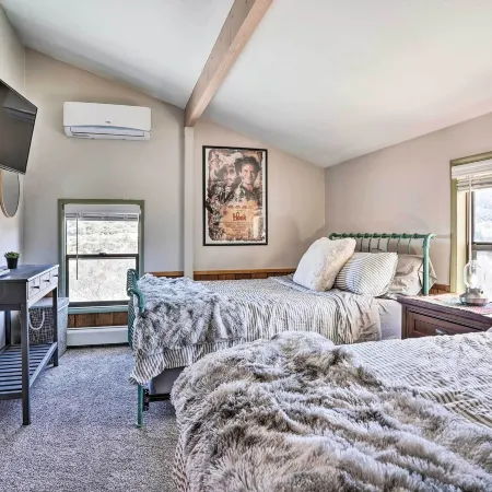 Close to Hiking and Dtwn Mtn-View Prescott Home!