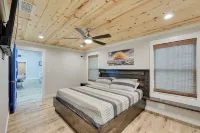 Riverfront 'Caddo Shack' Home w/ Views & Fire Pit - 3-Star