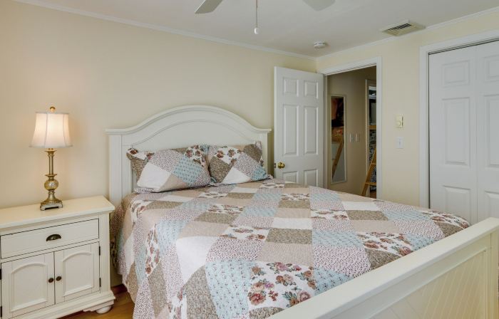 Cozy Westbrook Vacation Rental - Walk to Beach!