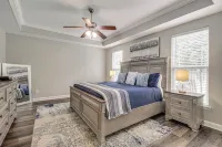 Spacious Pooler Home w/ Family-Friendly Perks - Homestays