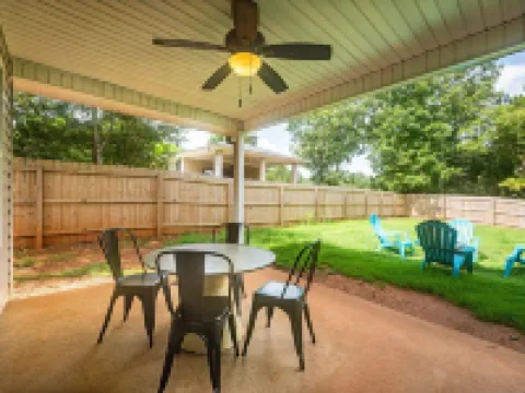 18 Larkspur Ln Emerson Hotels in Emerson