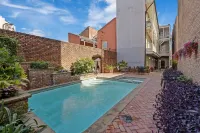 Grenoble House - piscina