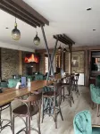 All Seasons Residence - พร้อมอาหารเช้า