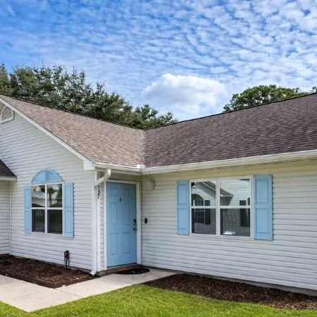 Egret's Cove-Free Beach Pass, Near Golfing and Marina, Walk to Restaurants!