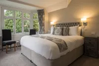 The Maple Manor Hotel - parking