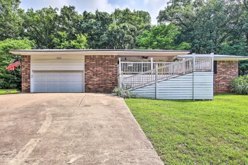 Views! Lake Home w/ 2 Decks, Boat Parking & Peace - Parking