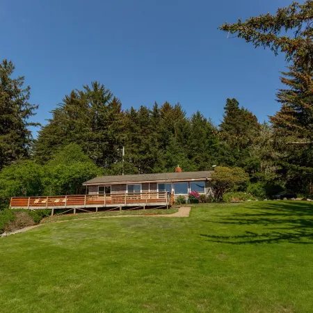 Byrdies Beach House @ Crook Point