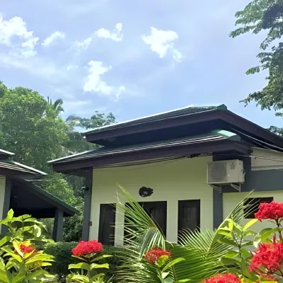 Khaolak Hillside Villa Отели рядом с достопримечательностью «Нангтонг-Бич»