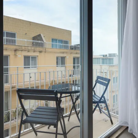 Big 2BD Duplex Penthouse & Large Terrace