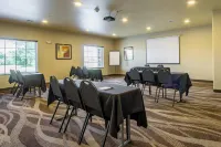 Cobblestone Hotel & Suites - Orrville - 2-Star