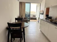 JoLi Beach House - Charming Second Floor T1 Center - with balcony