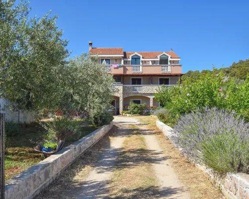 Apartments Studenac Hotels in Tkon