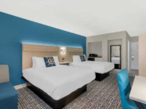 Heritage House Inn on Cape Cod Hotels in Hyannis