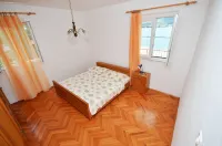 Apartment Andja - Parking
