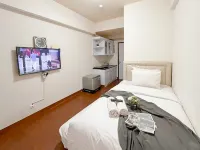 Homey Studio at Apartment Suites @Metro By Travelio