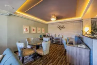Reges Oceanfront Resort - parking